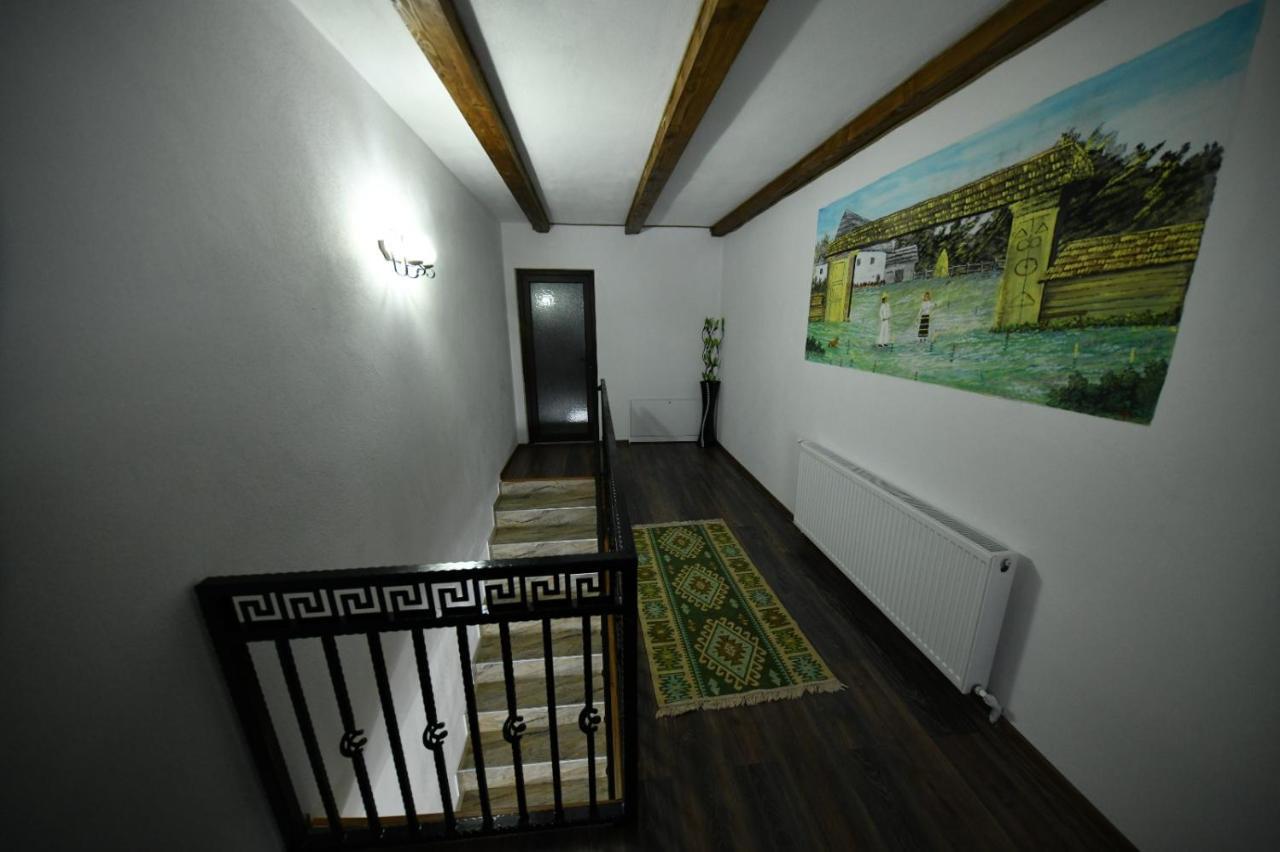Conacul Cosaului Hotel Feresti ภายนอก รูปภาพ